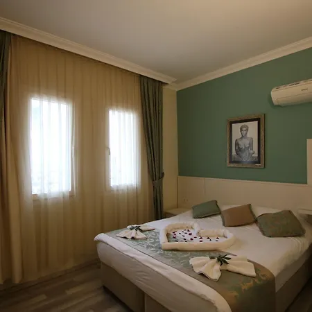 Hotel Artemis 2*
